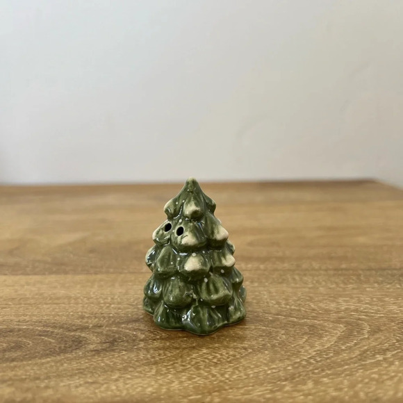 Tree Mini Salt Shaker Cracker Barrel NWT - Picture 1 of 5